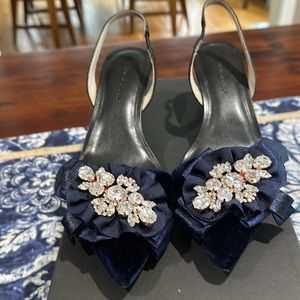 Banana Republic Kitten sling Back shoes